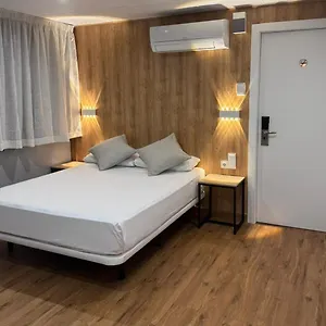 2* Отель Medicis